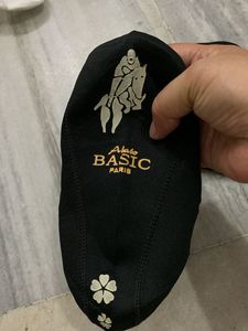 Black Moisturizing Heel Socks