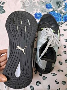 Stylish Mesh Sneakers for Active Lifestyles