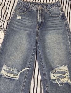 Distressed Wide Leg Jeans