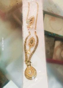 Elegant Gold Necklace & Earring Set