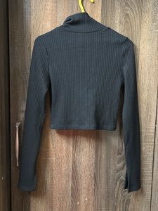 Black Ribbed Zip-Up Crop Top