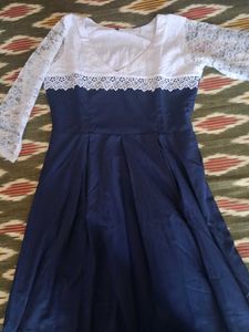 Chic Navy Blue Lace Sleeve Dress