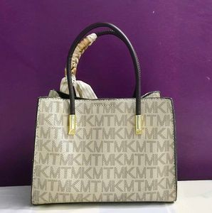 ⚜️ Monogram Handbag with scarf accent ⚜️