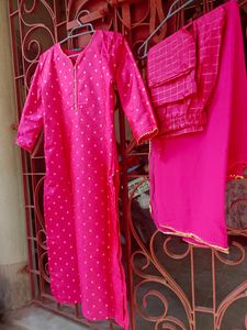 New Vaaba Woven Design Kurta Set