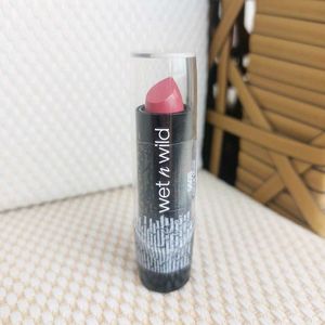 Wet n Wild Silk Finish Lipstick (Secret Muse)
