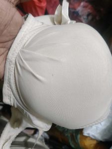 dubble padded phusup beaComfortable Cream Bra