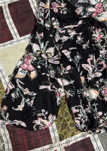 Flowy Black Floral Print V-Neck Top