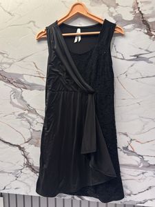 Elegant Black Sleeveless Dress