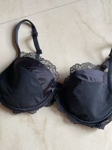 Elegant Black Lace Trim Bra