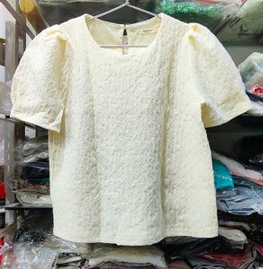 Chic Puff Sleeve Textured Top