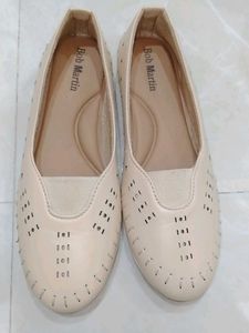 Stylish Beige Ballet Flats