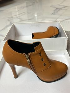 Lulu &amp; Sky Pencil Heel Tan Mustard Yellow Boots