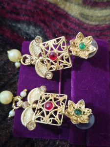 Elegant Gold Tone Earrings with Pearls