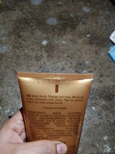 Milk And Honey 🍯 body Scrub From Oriflame