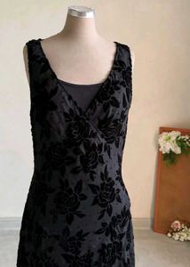 Elegant Black Floral Velvet Dress 36/38