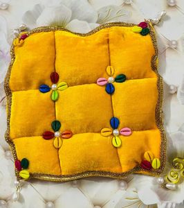 Laddu Gopal Warm Rajiyi Bedset With pillow, pillow