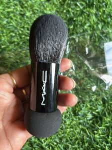 MAC Makeup Duo Brush