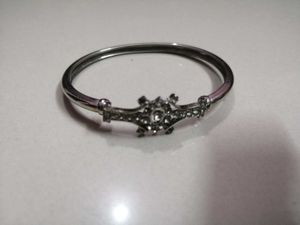 Elegant Crystal Embedded Hinged Kadas Set