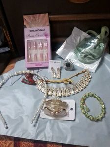 Elegant Jewelry Set & Press-On Nails