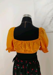 H&amp;M Puff Sleeve Crop Top 🆕🇸‌🇦‌🇱‌🇪‌24hrs