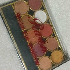 Vibrant Eyeshadow Palette &amp; Lip Set