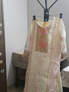 Elegant Cream Kurta with Pink &amp; Gold Print