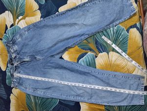 Light Wash High-Waisted Denim Jeans