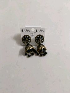 Elegant Black Jhumki Earrings