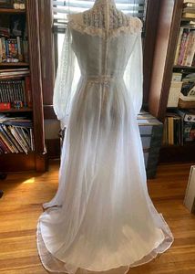 Lace Vintage Wedding Dress/ Gown