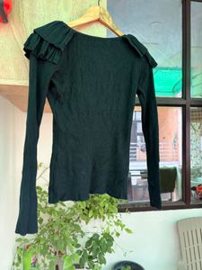 Chic Black Ribbed Top with Ruffle Detail