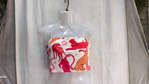 82209. Leopard Print Crop Top