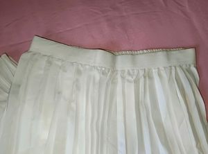White Pleated Skirt 🤍💐