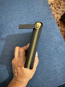 DailyObjects Black solid Zip Around wallet