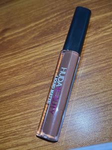 Huda Beauty Liquid Matte Lipstick
