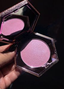 Fenty Diamond bomb highlighter Lavender Luv