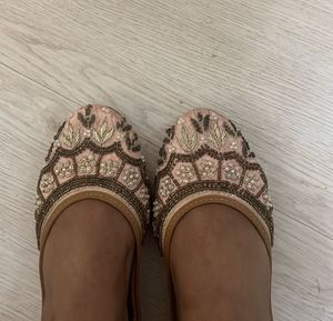 Embellished Juttis with cushioned sole
