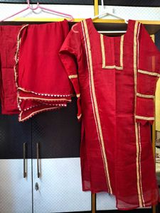 Pakistani Style Red Kurta Set With Lace Details