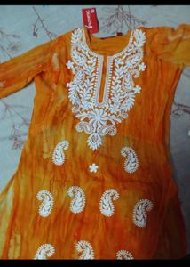 Chikannkari Embroidered Straight Kurta