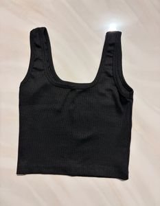 B&amp;W Ribbed Scoop Neck Crop Top