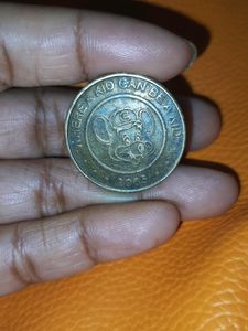 Rare Coin United States (USA) Arcade Token - Chuck E Cheese with letter "C" on the hat 2005 Where A Kid Can Be A Kid