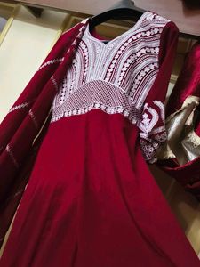 Maroon Kurta Set with White Embroidery