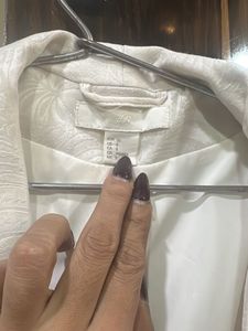 Elegant White Textured Blazer