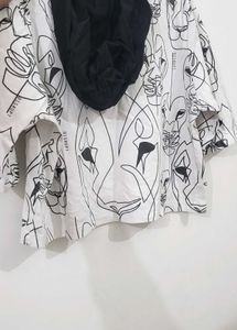 Abstract Lion Print Hooded Top