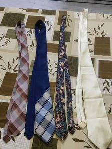 Bundle of 4 Men's Ties