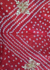 Red bandhani dupatta with embroidery work