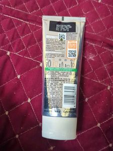 Garnier Bright Complete Vitamin C Serum Cleanser