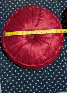 Set of 2 Round  Cushions