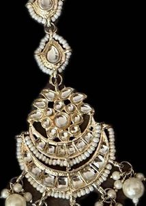 Exquisite Maang Tikka with Pearls