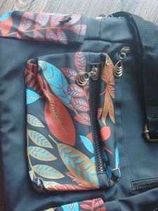 Bag 🎒 with lots of pkt