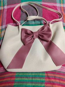 Chic Tote Bag with Bow Accent